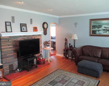 52 Paisley Road - Photo Thumbnail 3
