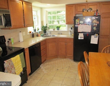 52 Paisley Road - Photo Thumbnail 7
