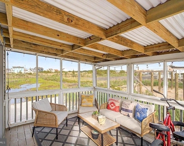 1022 South Green Street - Photo Thumbnail 8