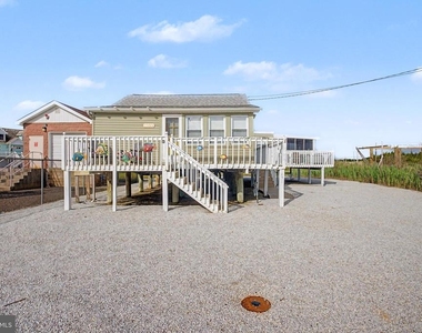 1022 South Green Street - Photo Thumbnail 1