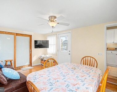 1022 South Green Street - Photo Thumbnail 13