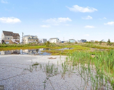 1022 South Green Street - Photo Thumbnail 3