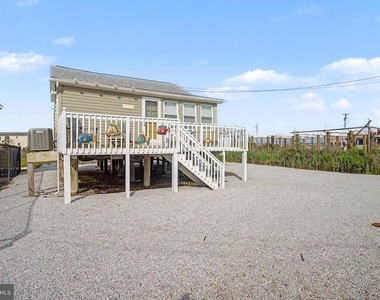 1022 South Green Street - Photo Thumbnail 2
