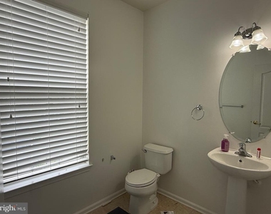 121 Acorn Drive - Photo Thumbnail 6