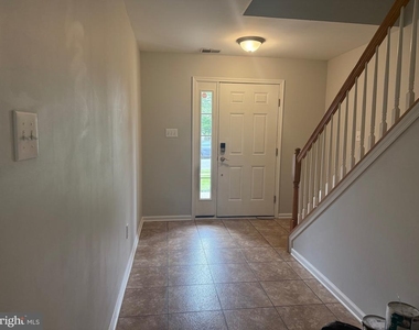 121 Acorn Drive - Photo Thumbnail 12