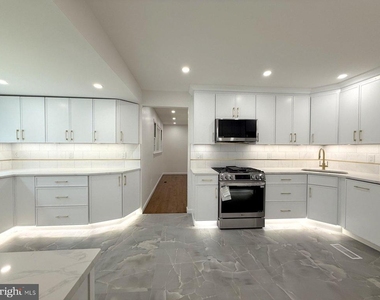 355 Cherry Hill Boulevard - Photo Thumbnail 3