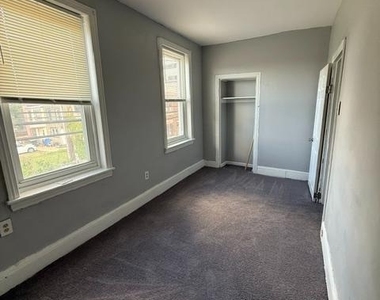 440 Henry Street - Photo Thumbnail 10