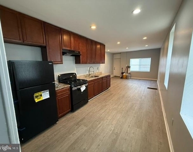 440 Henry Street - Photo Thumbnail 12