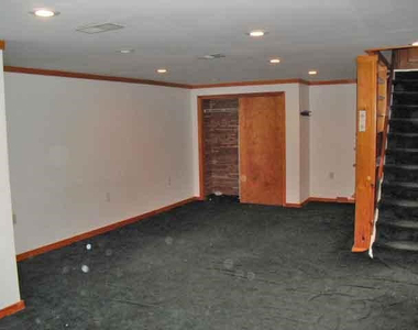 808 Pauline Boulevard - Photo Thumbnail 13