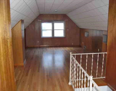 808 Pauline Boulevard - Photo Thumbnail 8