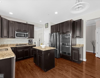 408 Stayton Street - Photo Thumbnail 19