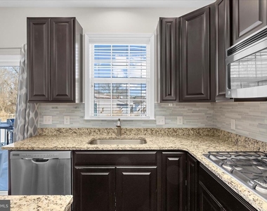 408 Stayton Street - Photo Thumbnail 20