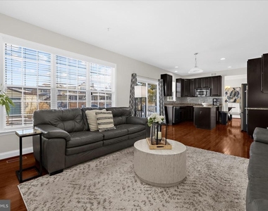 408 Stayton Street - Photo Thumbnail 12
