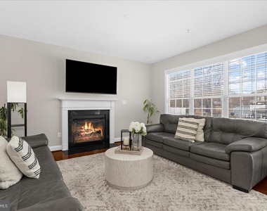 408 Stayton Street - Photo Thumbnail 11