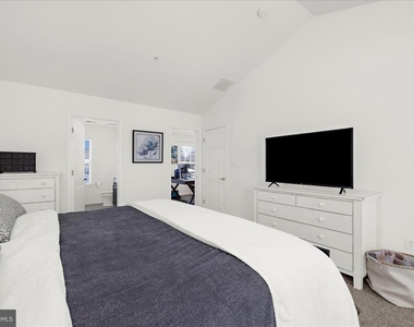 408 Stayton Street - Photo Thumbnail 27