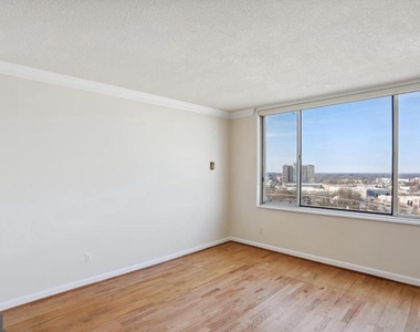 11801 Rockville Pike - Photo Thumbnail 8