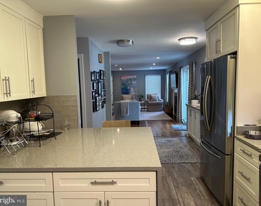 7315 University Avenue - Photo Thumbnail 12