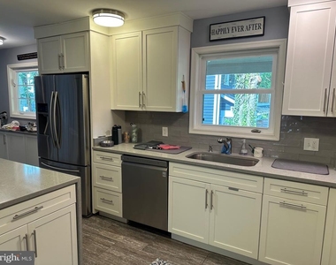 7315 University Avenue - Photo Thumbnail 11