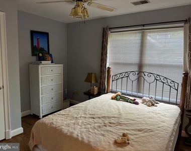 7315 University Avenue - Photo Thumbnail 25
