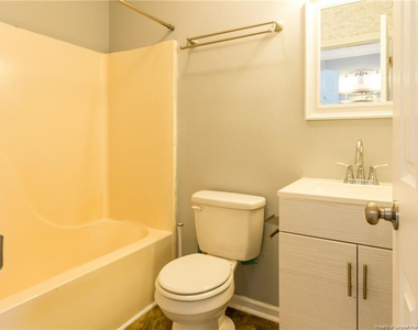 508 Stoneway Court - Photo Thumbnail 9