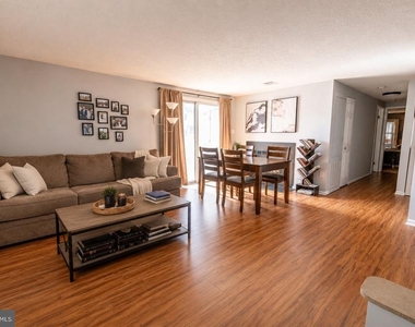 800 Stratford Way - Photo Thumbnail 10
