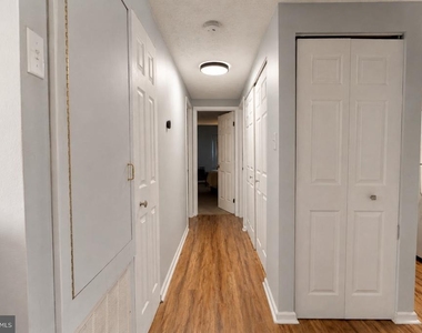 800 Stratford Way - Photo Thumbnail 15