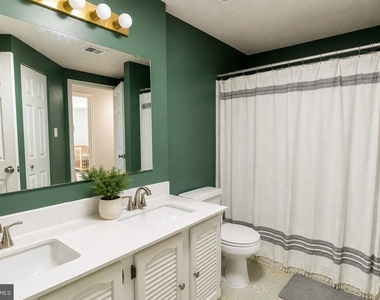 800 Stratford Way - Photo Thumbnail 18