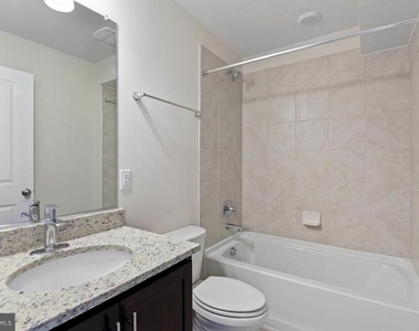 552 Union Street - Photo Thumbnail 8
