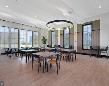 552 Union Street - Photo Thumbnail 42