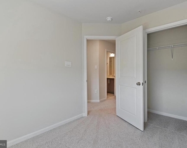552 Union Street - Photo Thumbnail 27