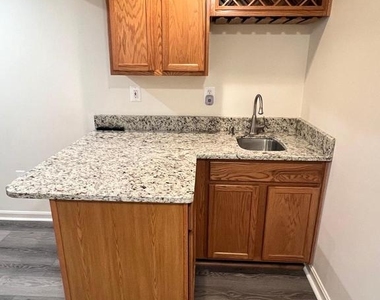 10528 Catalina Place - Photo Thumbnail 12