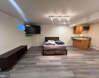 10528 Catalina Place - Photo Thumbnail 6
