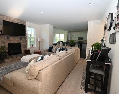 2978 Knight Court - Photo Thumbnail 10