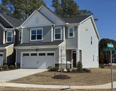 104 Jade Creek Drive - Photo Thumbnail 36