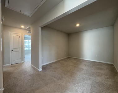 104 Jade Creek Drive - Photo Thumbnail 31