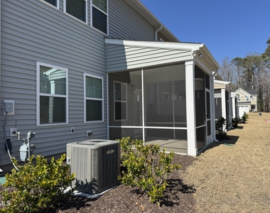 104 Jade Creek Drive - Photo Thumbnail 32