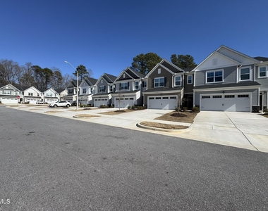 104 Jade Creek Drive - Photo Thumbnail 37