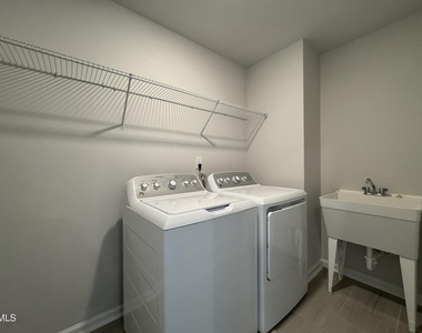 104 Jade Creek Drive - Photo Thumbnail 26