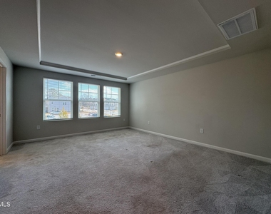 104 Jade Creek Drive - Photo Thumbnail 19
