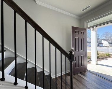 104 Jade Creek Drive - Photo Thumbnail 5