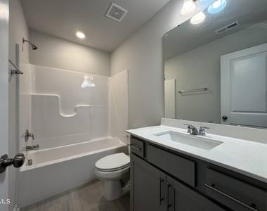 104 Jade Creek Drive - Photo Thumbnail 27