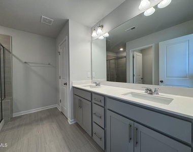 104 Jade Creek Drive - Photo Thumbnail 21