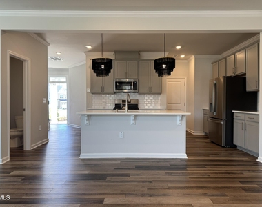 104 Jade Creek Drive - Photo Thumbnail 14