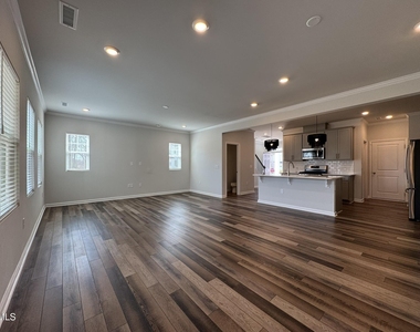 104 Jade Creek Drive - Photo Thumbnail 15