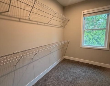 8836 Greenwood Avenue - Photo Thumbnail 12