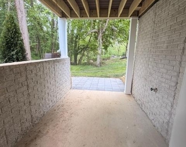 8836 Greenwood Avenue - Photo Thumbnail 24