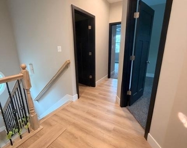 8836 Greenwood Avenue - Photo Thumbnail 14