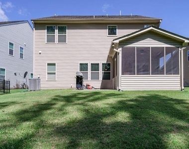1011 Poplar Street - Photo Thumbnail 25