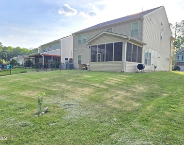 1011 Poplar Street - Photo Thumbnail 31