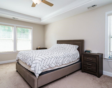 1011 Poplar Street - Photo Thumbnail 18